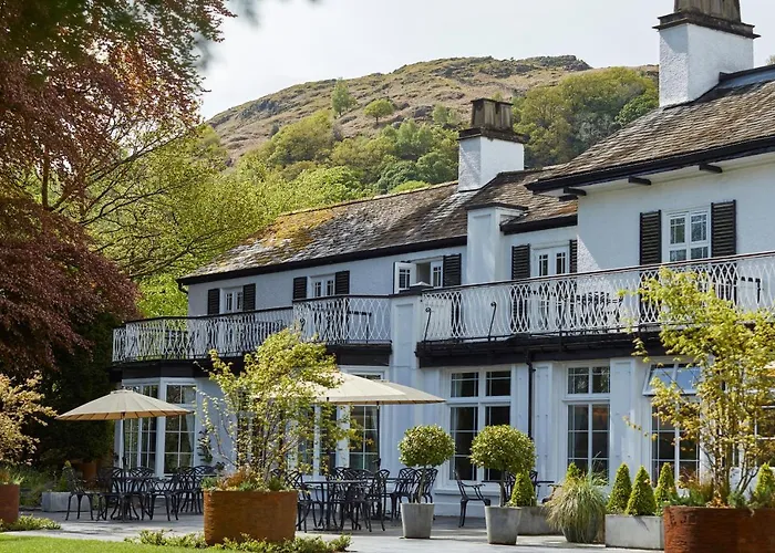 Dog-Friendly Hotels in Ambleside: Find the Perfect Accommodation for You and Your Furry Friend