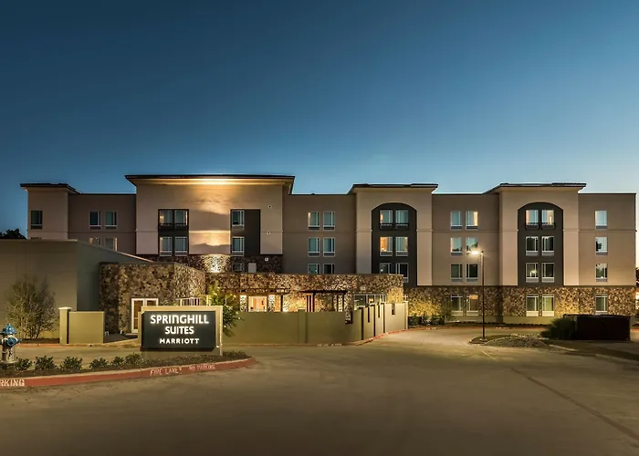 Discover Your Ideal Stay Among Rockwall Hotels